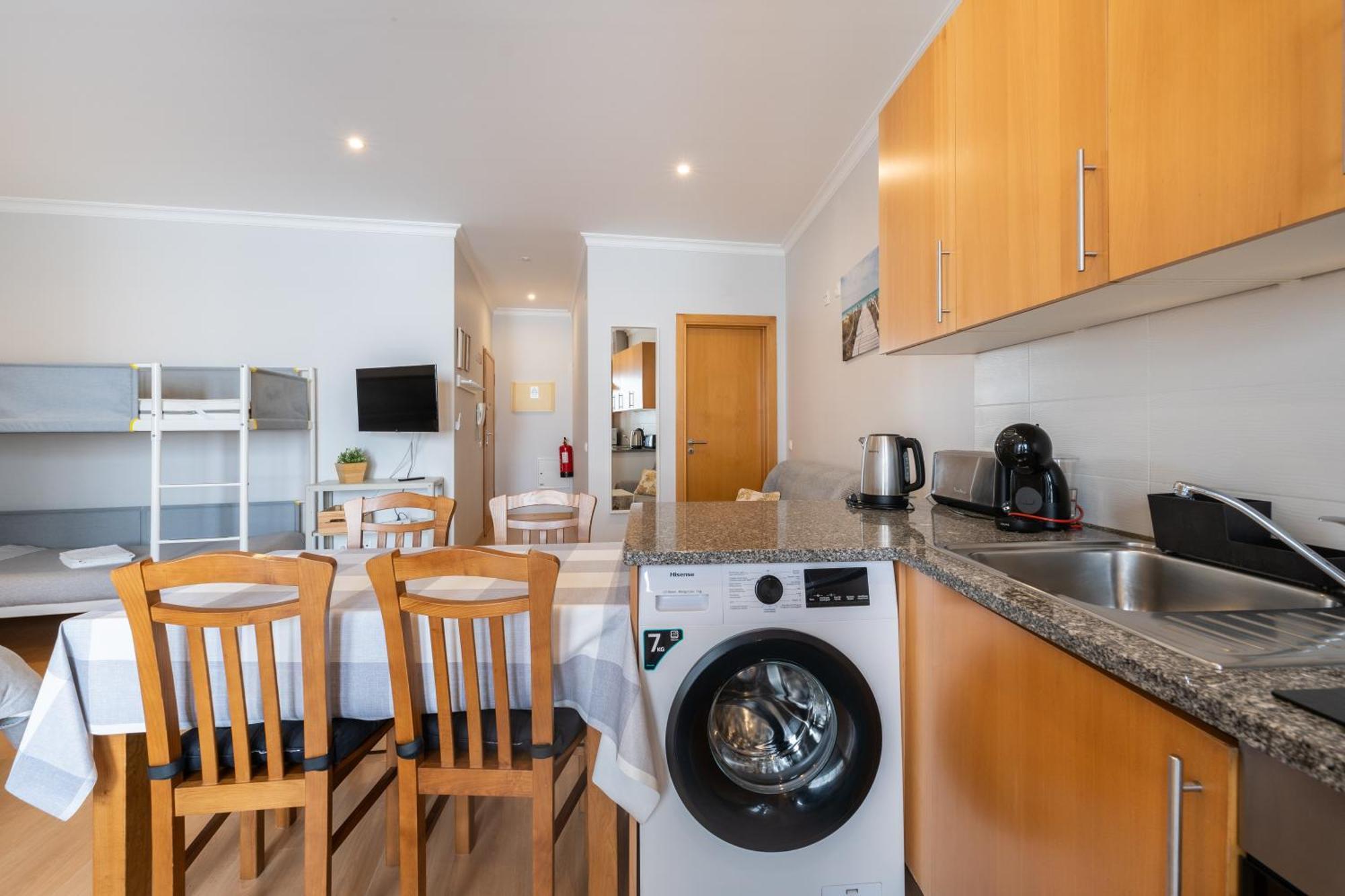 By Blue Door Apartment