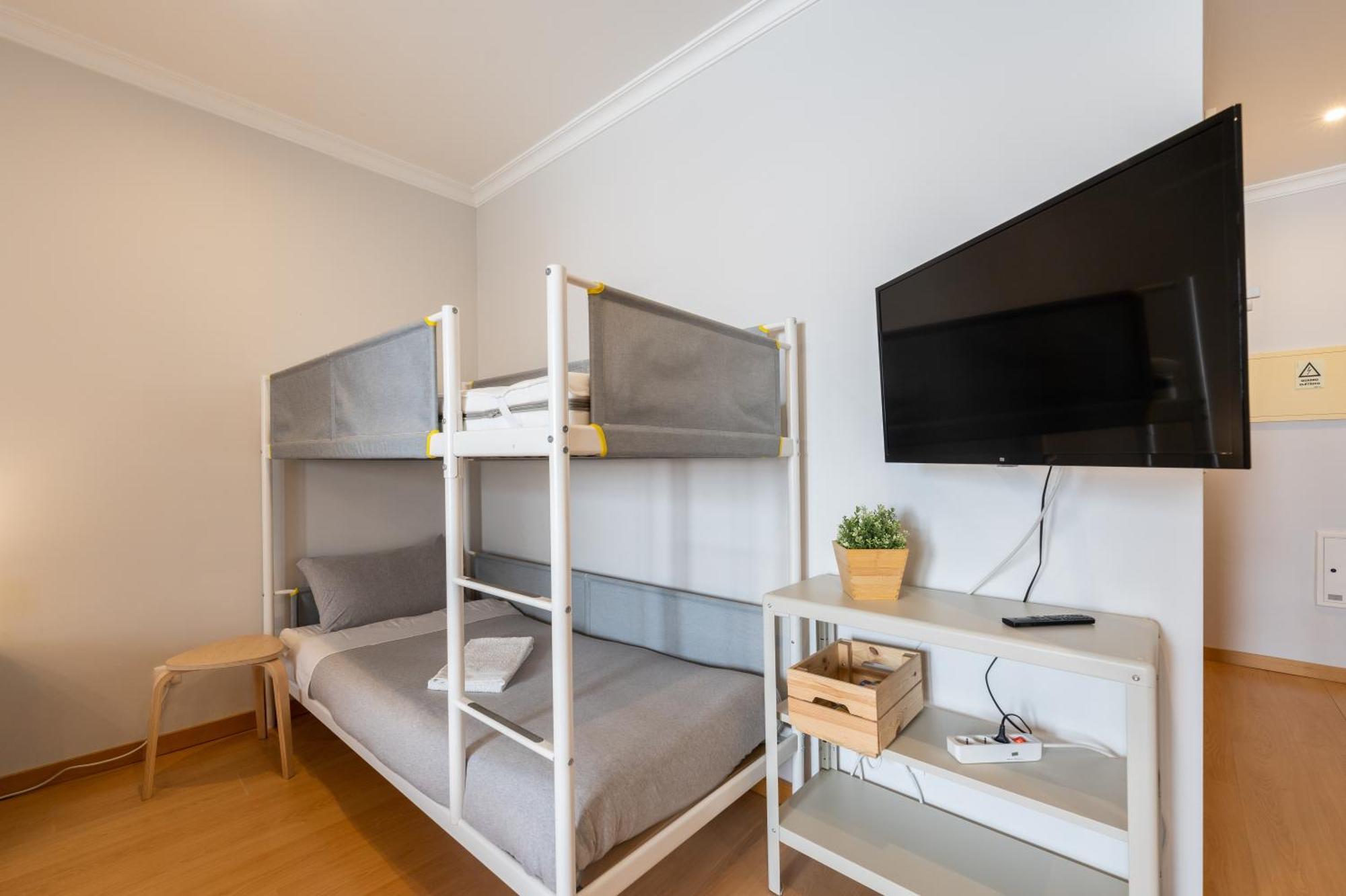 By Blue Door Apartment