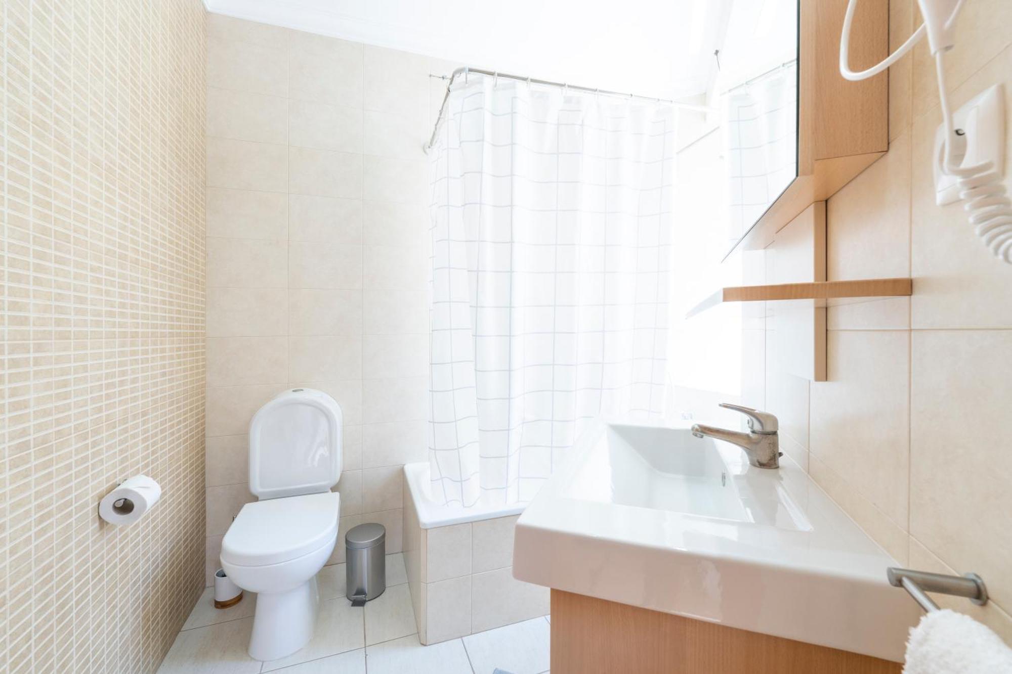 By Blue Door Apartment