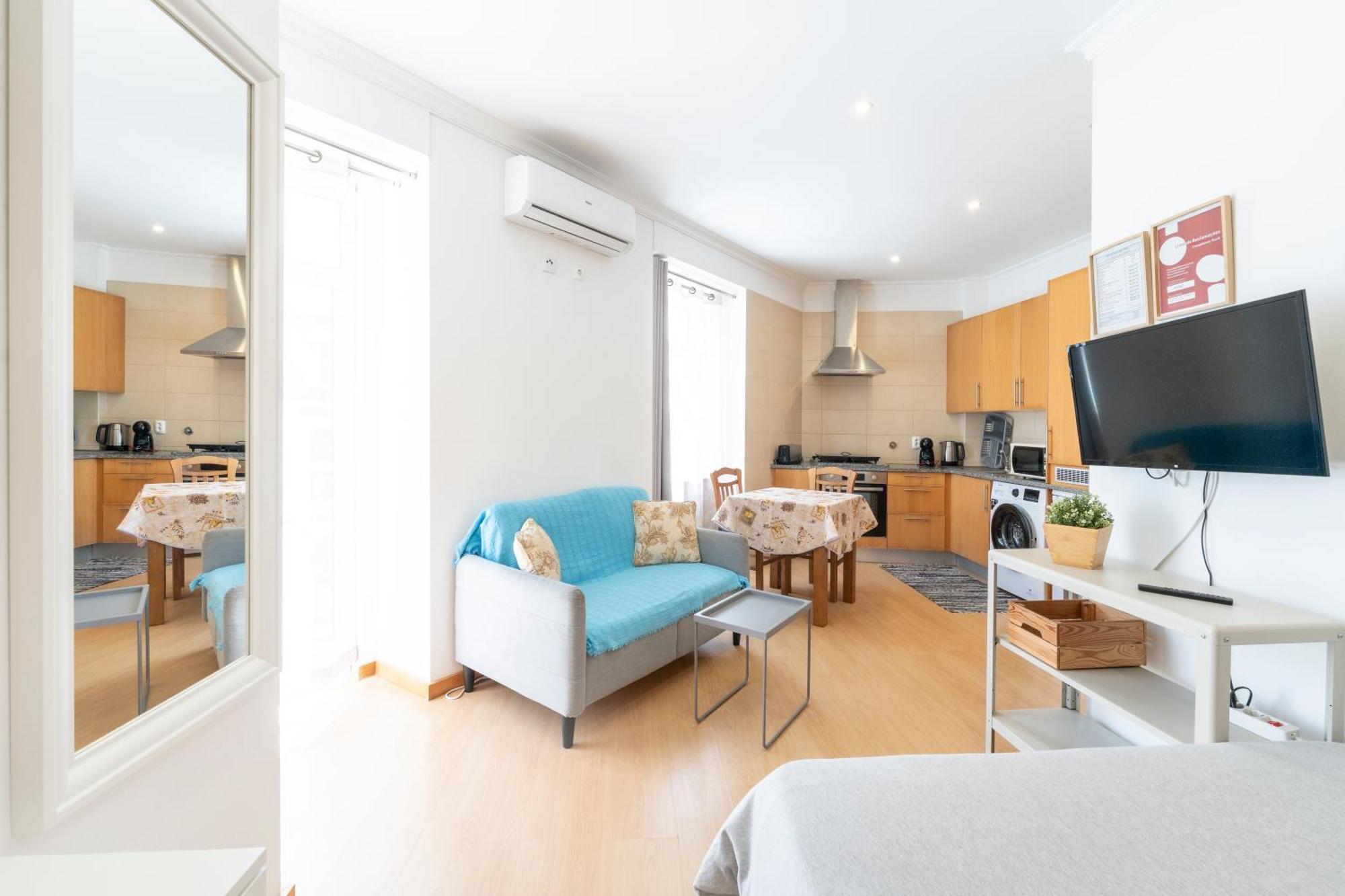 Apartment By Blue Door *